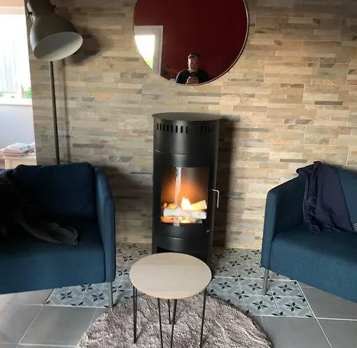 Maison Bord De Dans La Petite Irlande בית נופש